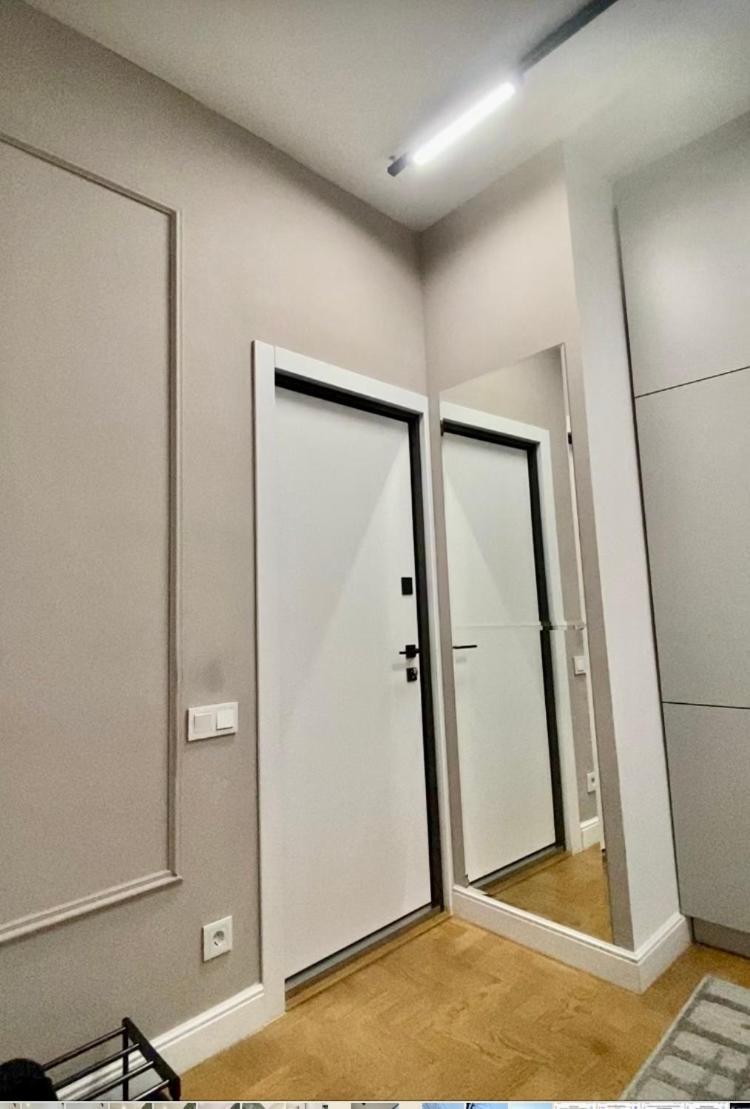 Favorit Apartments 2 Кім Безкоштовна Парковка Центр З Балконом Не Далеко Від Ж Д Вокзалу Звітні Документи Lviv Dış mekan fotoğraf