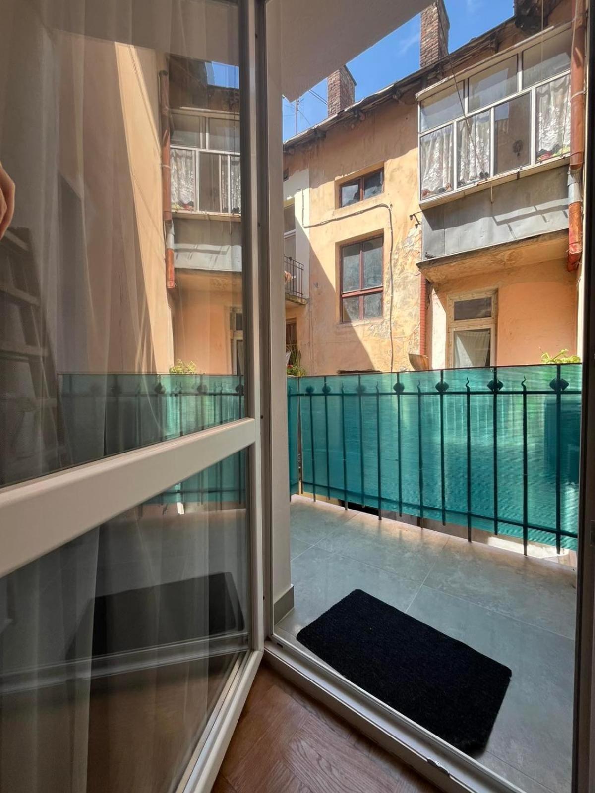 Favorit Apartments 2 Кім Безкоштовна Парковка Центр З Балконом Не Далеко Від Ж Д Вокзалу Звітні Документи Lviv Dış mekan fotoğraf